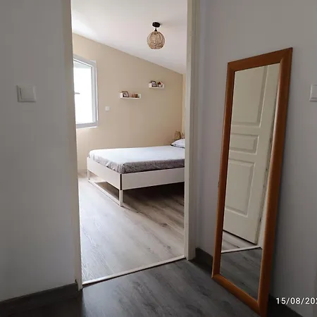 Vue Plein Centre Du Lavandou לה לבאנדו